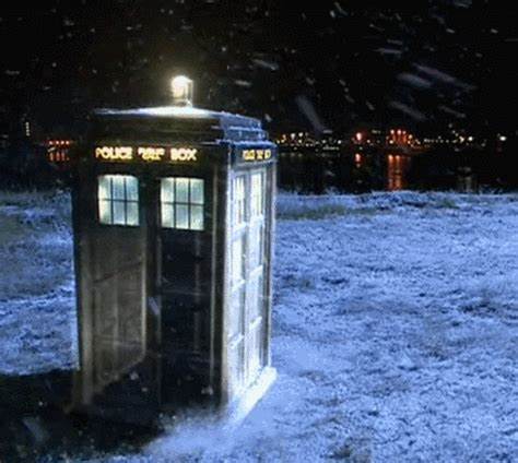 Будка клип. Будка клип. Колин фаррелл телефонная будка. Little big skibidi romantic edition. Телефонная будка англия.